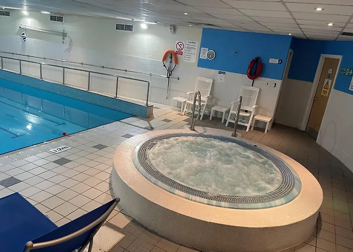 Holiday Inn Edinburgh Zoo By Ihg